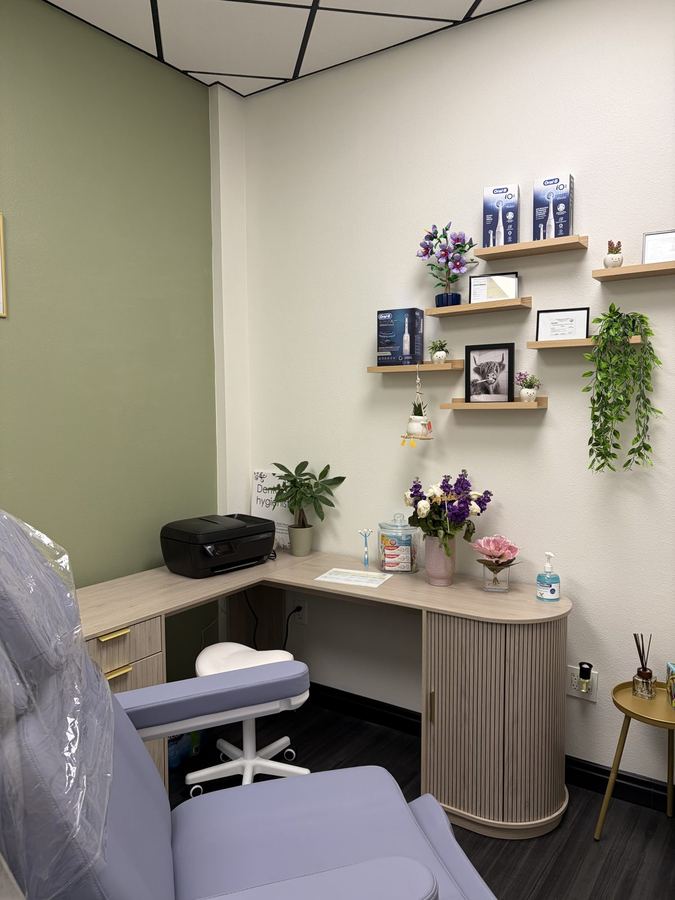 On Demand Dental treatment room, hygiene chair and desk